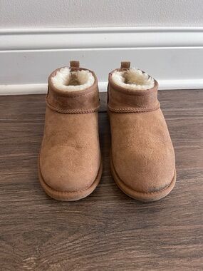 UGG Girls Classic Ultra Mini Chestnut